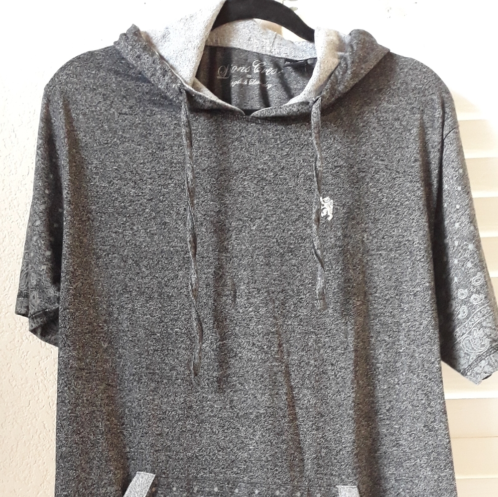 Lions Crest By French Laundry Gray TSHIRT Size XL New Without Tags